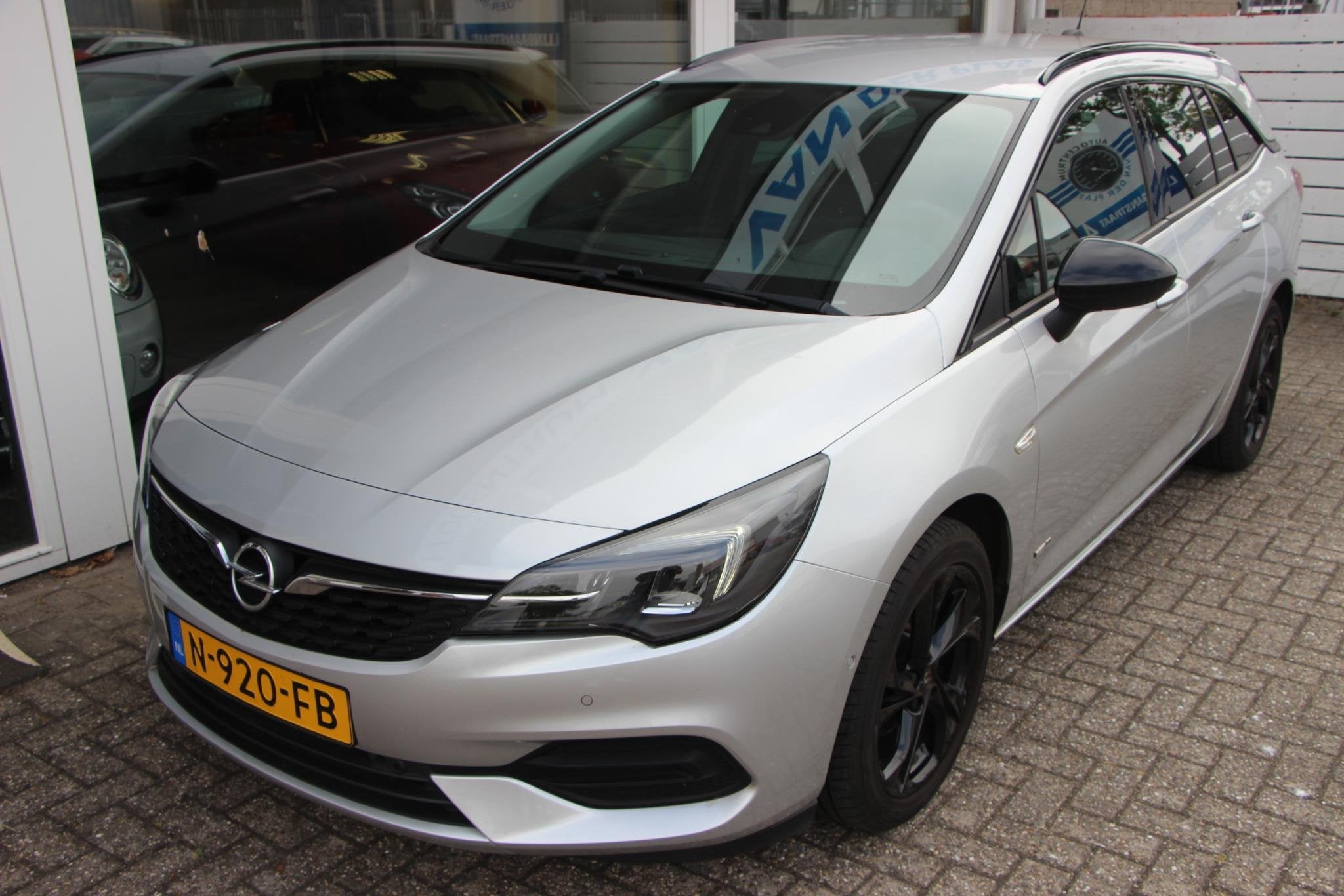 Opel Astra Sports Tourer 1.2 Design & Tech, Auto's, Stof, Gebruikt, Euro 6, 1199 cc