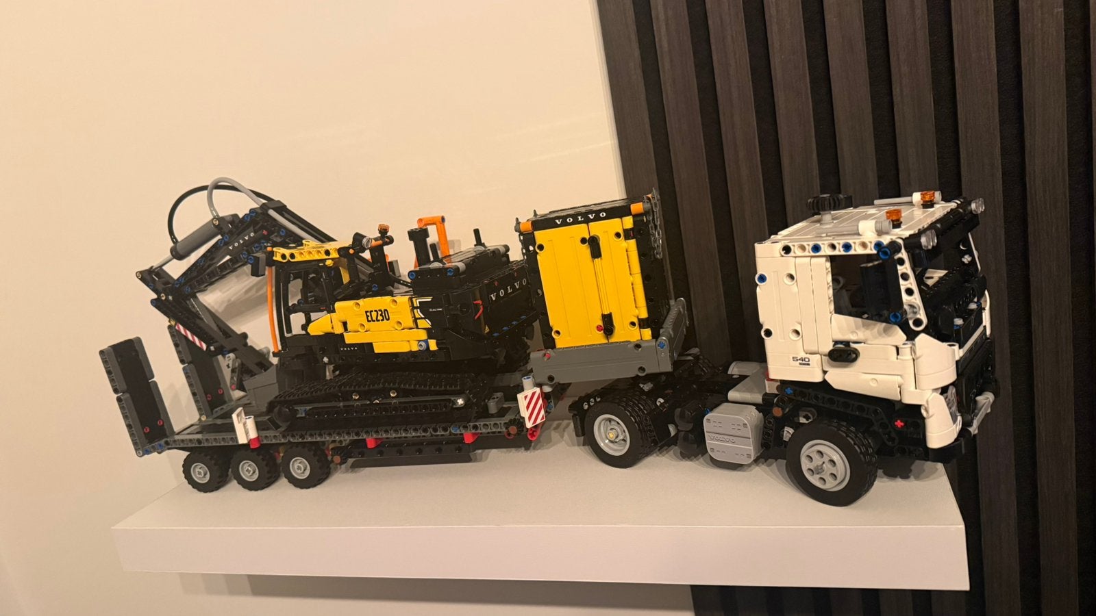 Lego Technic Volvo FMX Truck incl graafmachine 42175, Lego, Ophalen of Verzenden, Zo goed als nieuw, Complete set