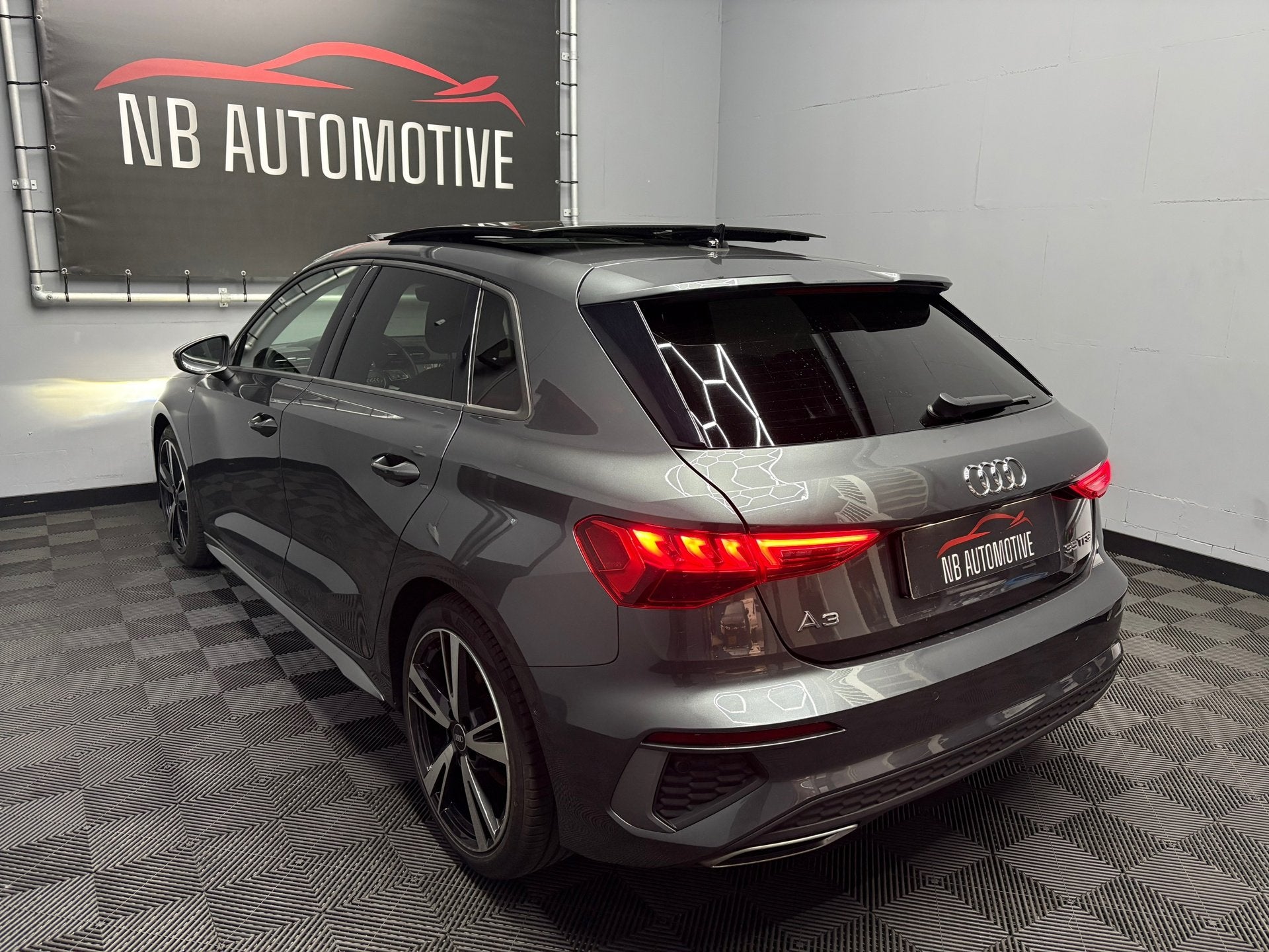 Audi A3 Sportback 35 TFSI S-line Pano, Dealer onderhouden, 4 cilinders, 150 pk, Leder