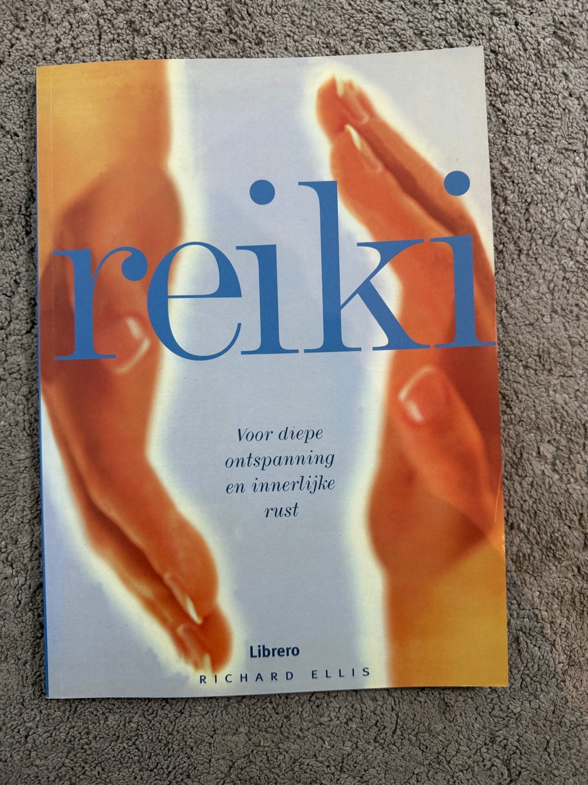 Reiki Boek: Diepe Ontspanning & Innerlijke Rust, Boeken, Ophalen of Verzenden, Gelezen, Spiritualiteit algemeen, Instructieboek