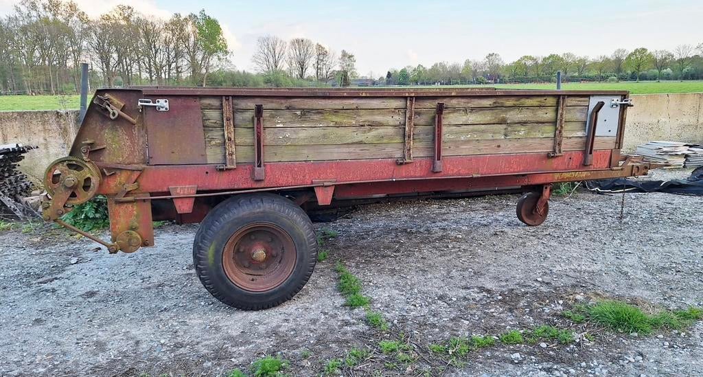 Te koop: platte wagen / mestverspreider, Zakelijke goederen, Agrarisch | Tractoren, Ophalen, Gebruikt, Meer dan 10000, Tot 80 Pk