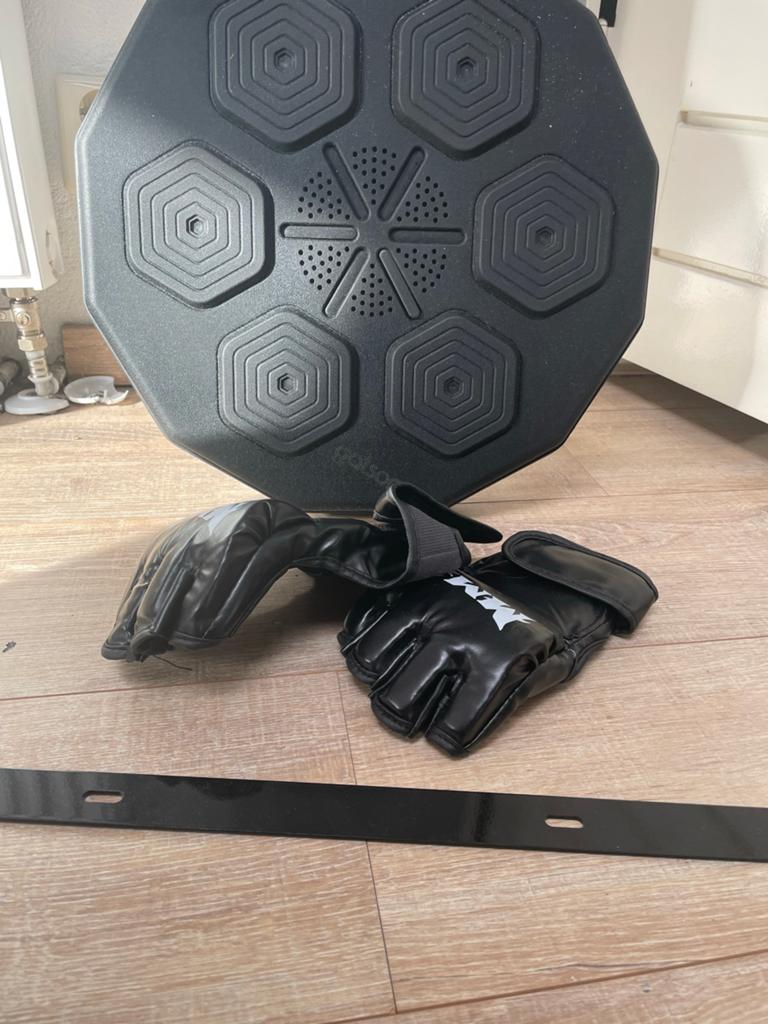Gatson Boxing Machine met Muziek en Bokshandschoenen, Ophalen of Verzenden, Zo goed als nieuw, Boks-accessoire