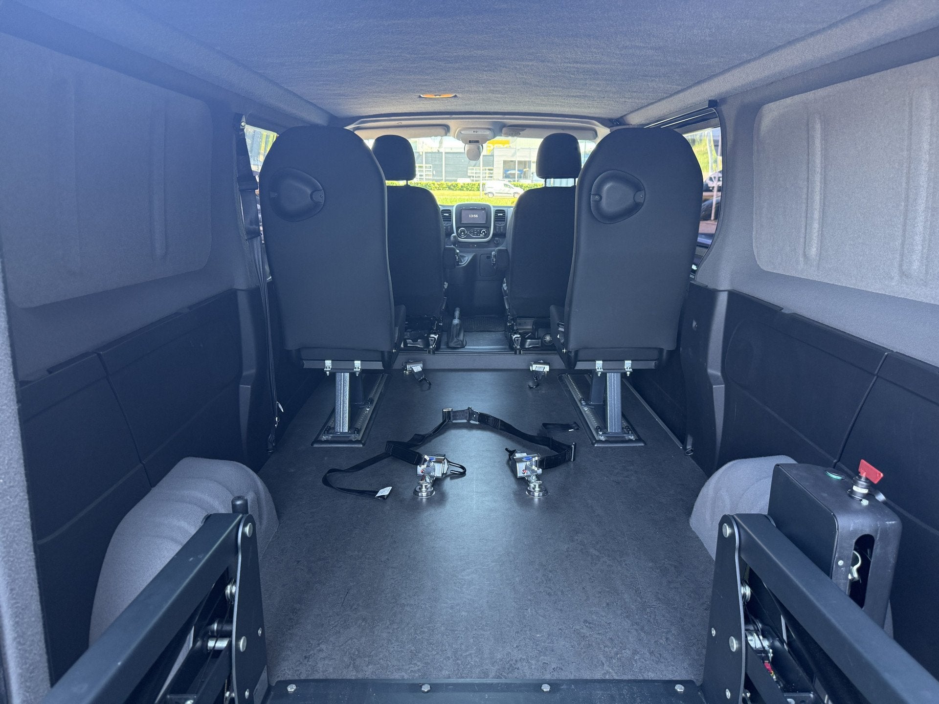 Renault Trafic 4+1 Rolstoelbus 1.6 dCi T29 L2H1 Comfort (Zee, Auto's, Bestelauto's, Voorwielaandrijving, Gebruikt, 4 cilinders
