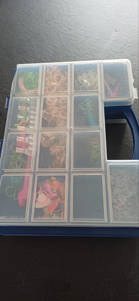 Grote set Loom elastiekjes met opbergdoos en accessoires, Ophalen of Verzenden, Gebruikt, Overige typen