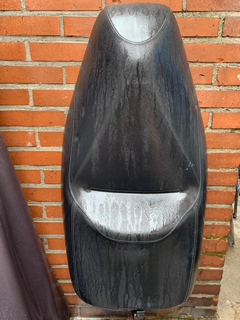 Piaggio mp3 zadel leder, Motoren, Ophalen of Verzenden