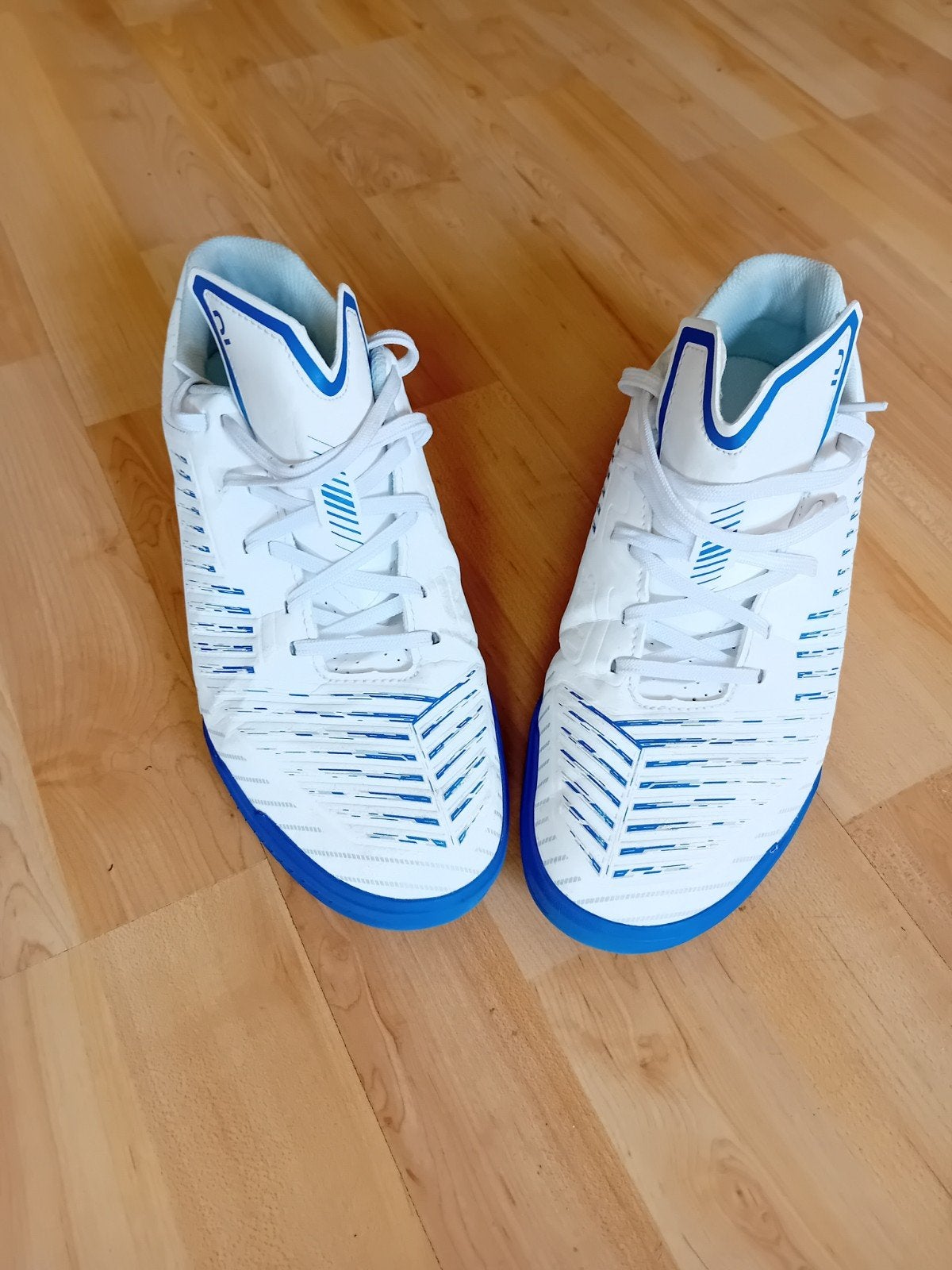 Hele mooie Kipsta (Ginka)sportschoenen, Kleding | Heren, Kipsta, Ophalen of Verzenden, Zo goed als nieuw, Wit
