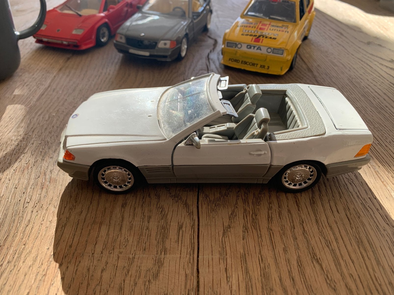 Mercedes Benz SL500 cabrio schaalmodel 1:24, Ophalen of Verzenden, Zo goed als nieuw, Auto, Overige merken