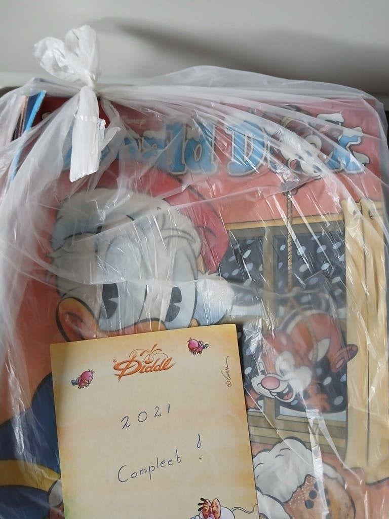 Compleet jaar Donald Duck uit 2021, Complete serie of reeks, Ophalen of Verzenden, Zo goed als nieuw