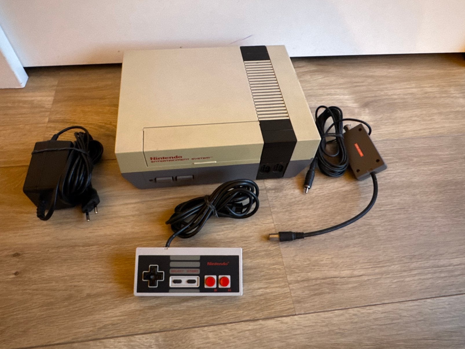 Nintendo NES Console Compleet –Getest– Nieuwe Pin Connector, Ophalen of Verzenden, Gebruikt, Met 1 controller