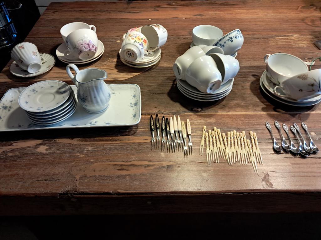 Diverse vintage servies, kop en schotels, presenteerblaadje, Ophalen of Verzenden