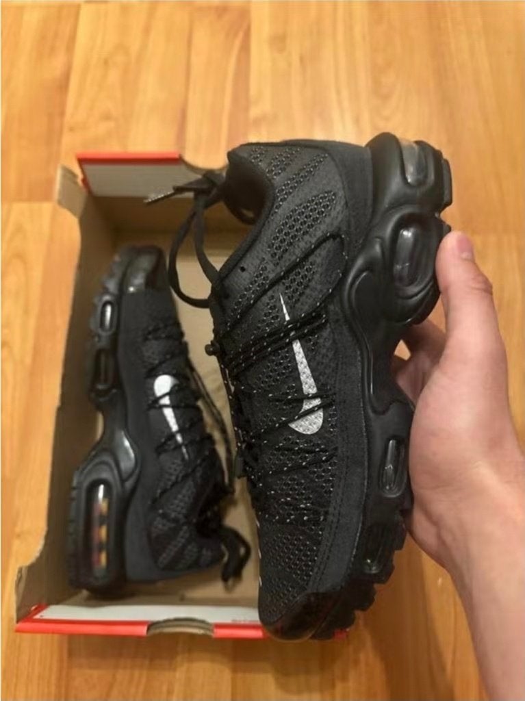 Nike Air Max Plus Utility TN 42,5 sneakers ZGAN!!, Zwart, Nike, Ophalen of Verzenden, Sneakers of Gympen
