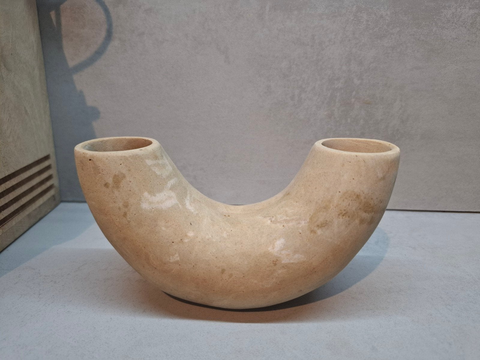 Travertin vaas Gaia van RAF Deluxe van handgemaakt hars, Vaas, 9 cm, Handgemaakt, Ophalen of Verzenden
