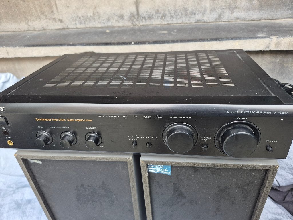 Foto 3 van Sony TA-FE500R stereoversterker, mogelijk met boxen etc
