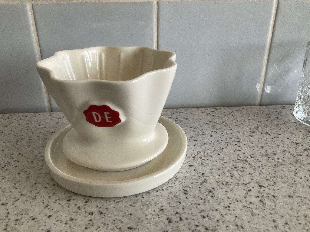 Koffiefilter met schotel Douwe Egberts.Z.G.A.N., Ophalen, Keramiek, Overige typen, Zo goed als nieuw