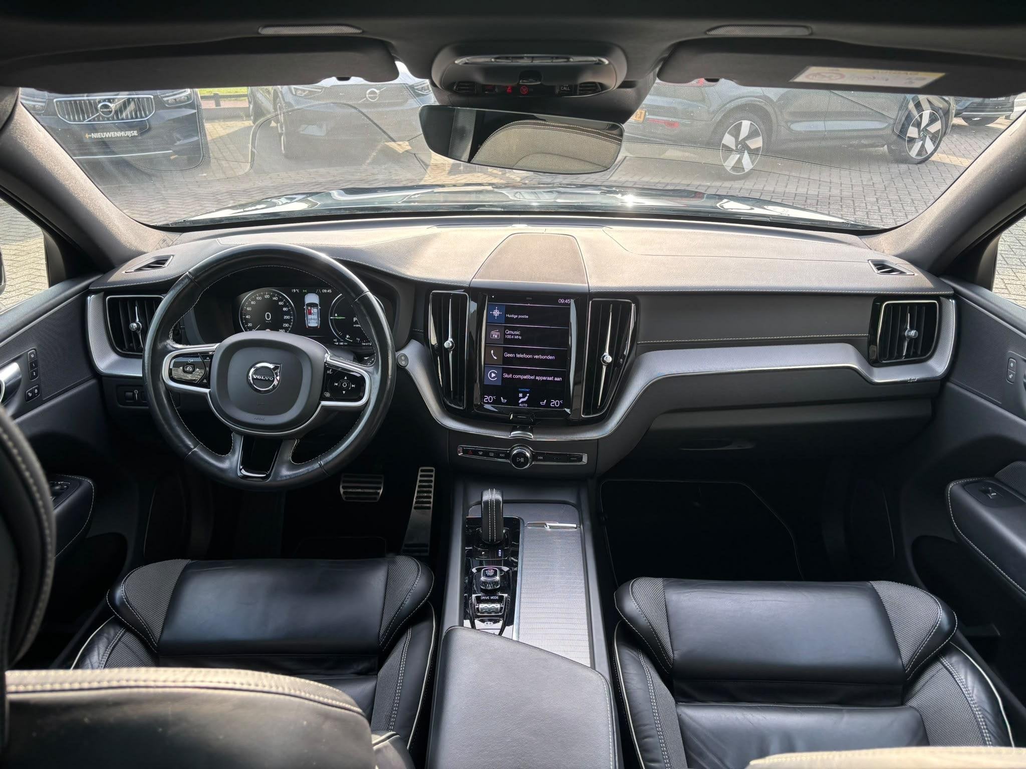 Volvo XC60 2.0 Recharge T6 AWD R-Design | Plug-in Hybrid (PH, Auto's, Gebruikt, Euro 6, 138 €/maand, Leder en Stof