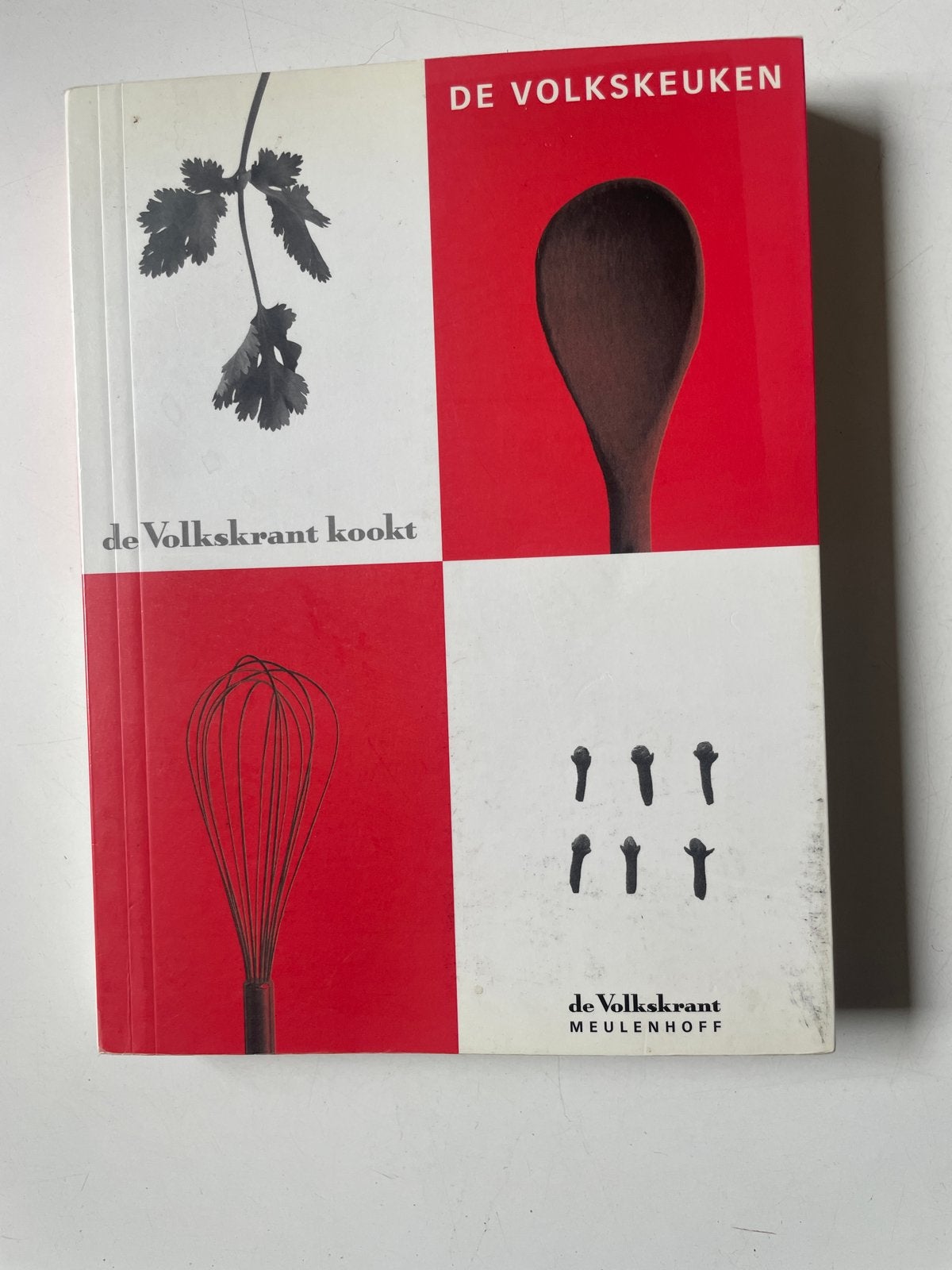 De Volkskeuken - De Volkskrant kookt, Boeken, Kookboeken, Ophalen of Verzenden, Gelezen, Overige gebieden, Hoofdgerechten