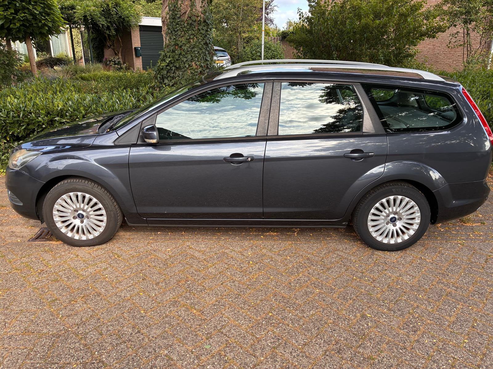 Ford Focus Wagon 1.8 CarPlay Cruise APK 2027 2e eig., Auto's, 4 cilinders, Grijs, Particulier, 57 €/maand