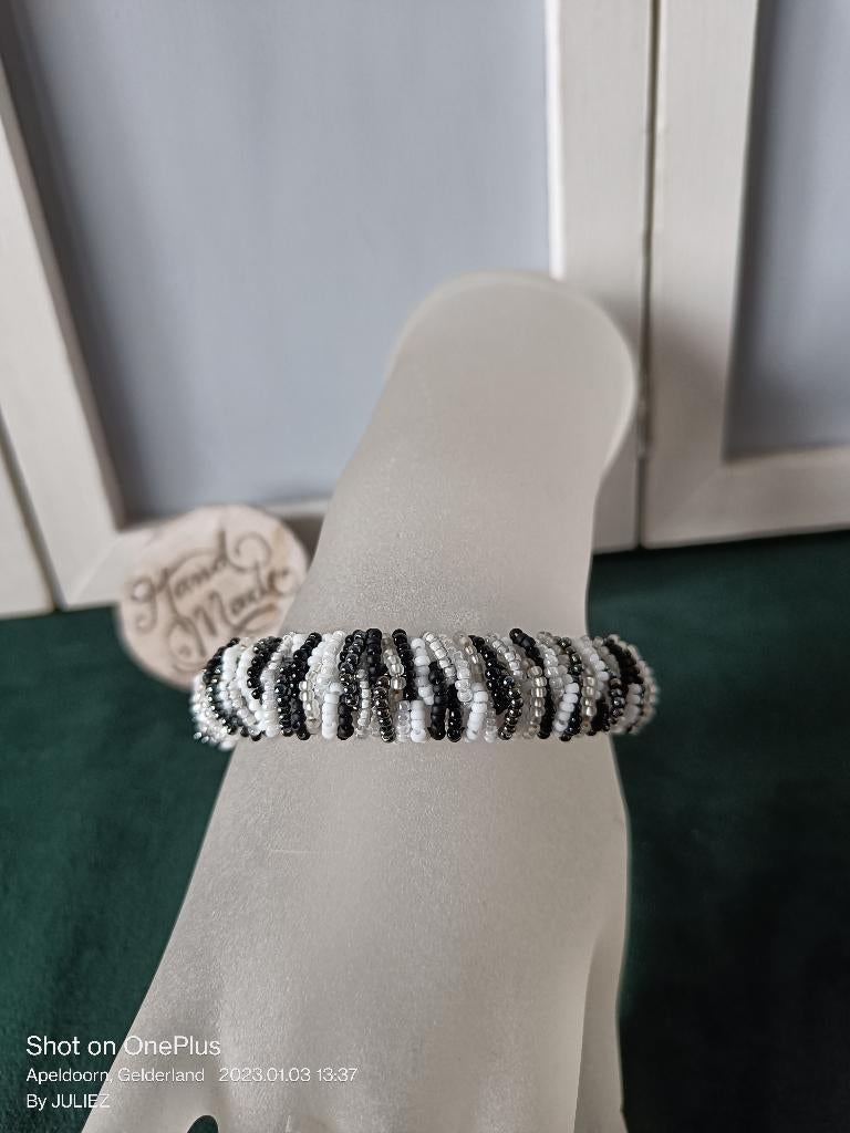 Aparte zwart-wit armband Miyuki kraaltjes Juliez Handmade, Sieraden, Tassen en Uiterlijk, Armbanden, Nieuw, Overige materialen