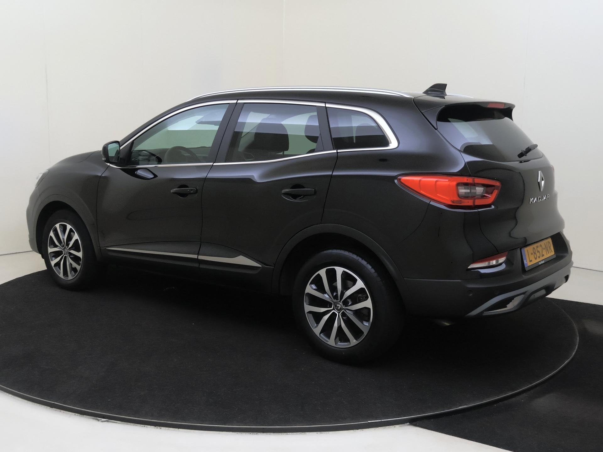 Renault Kadjar 1.3 TCe Intens AUTOMAAT | NAVIGATIE | CLIMATE, Auto's, Gebruikt, Euro 6, 4 cilinders, Leder en Stof