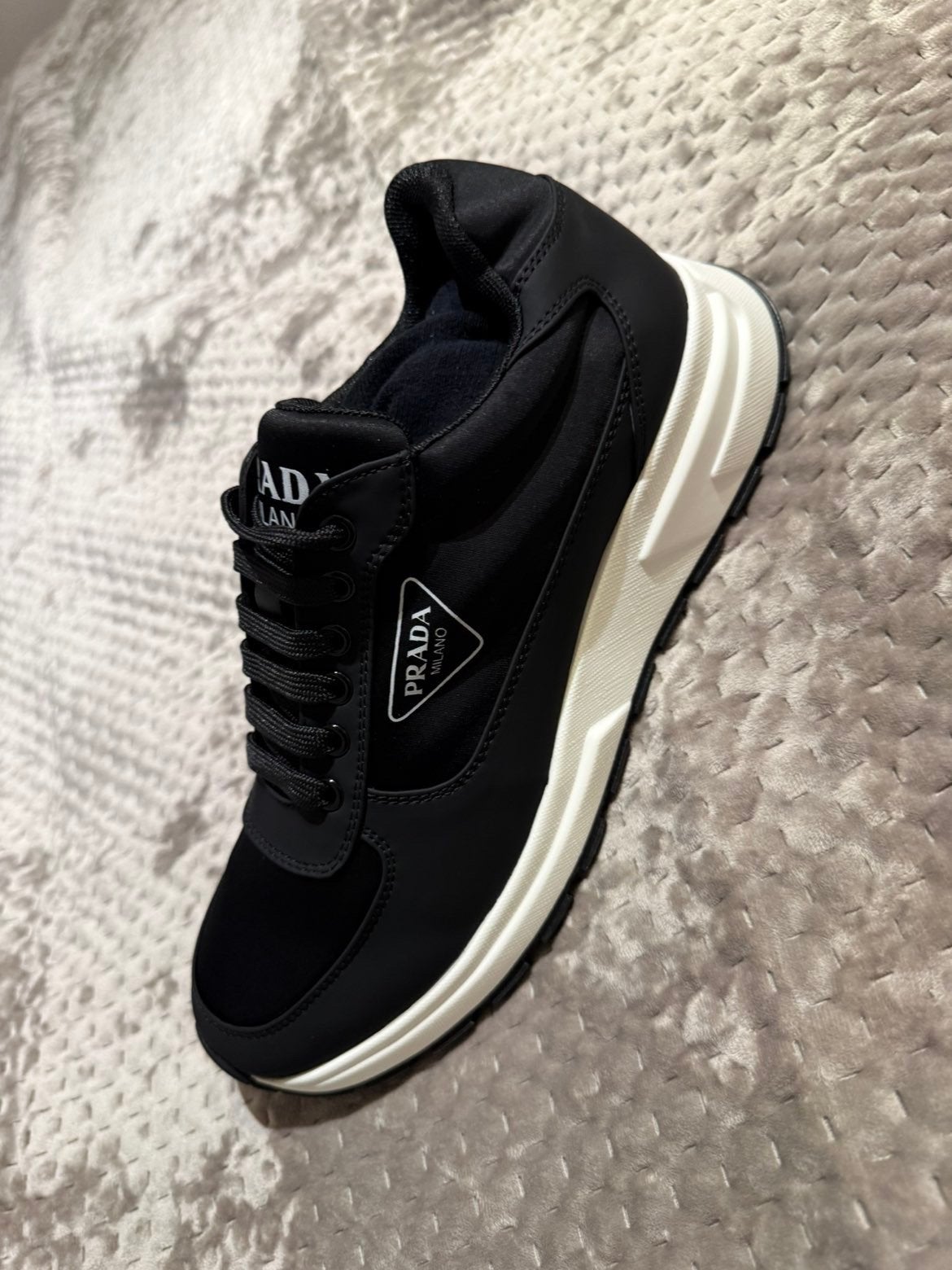 Prada sneakers zwart -  nieuw, Kleding | Heren, Ophalen of Verzenden, Zo goed als nieuw, Zwart, Sneakers of Gympen