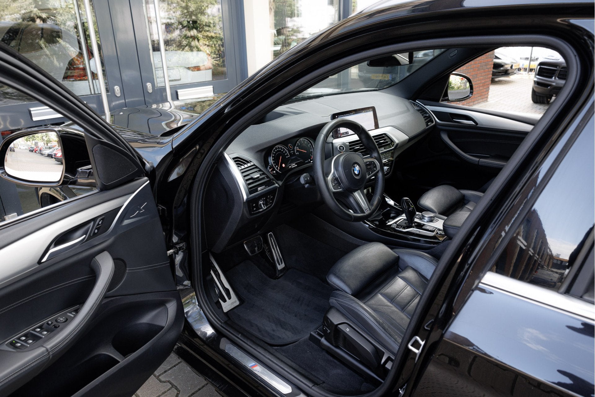 BMW X3 xDrive20i Aut. | High Executive | M Sportpakket | Pan, Automaat, Gebruikt, 4 cilinders, Zwart