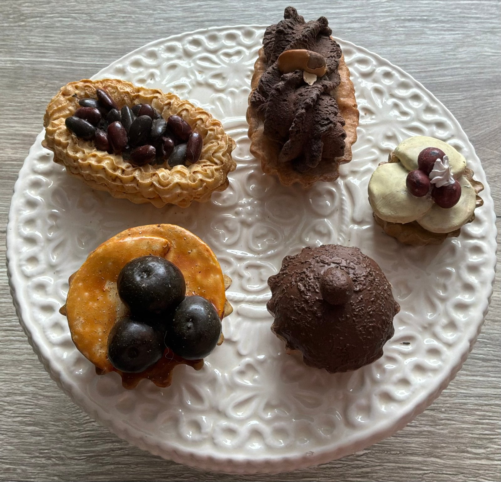 Set van 5 decoratieve miniatuur gebakjes - nu 15,-❤️, Huis en Inrichting, Ophalen