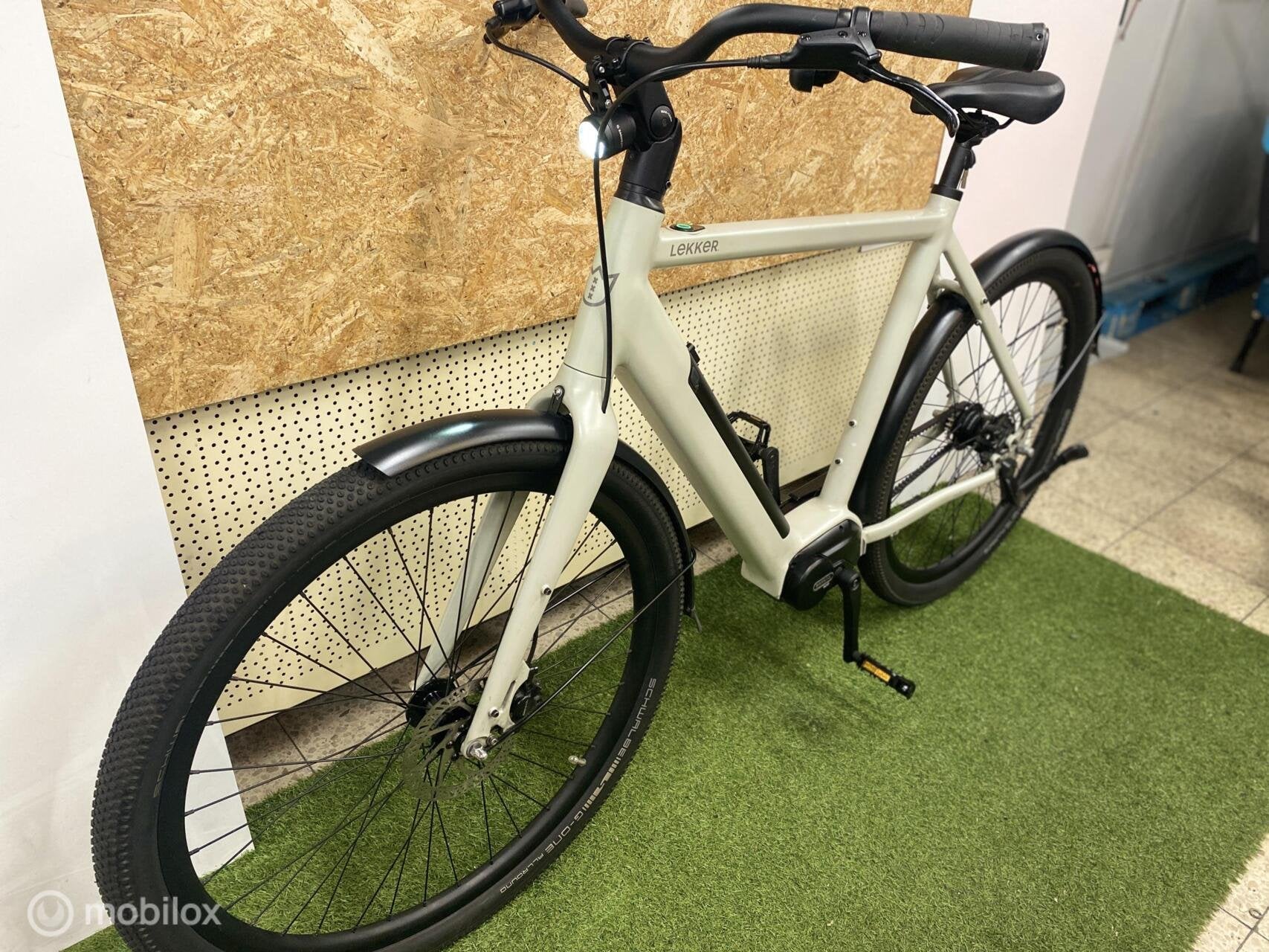Foto 4 van LEKKER AMSTERDAM URBAN E BIKE 2025 61 CM BELT DRIVE