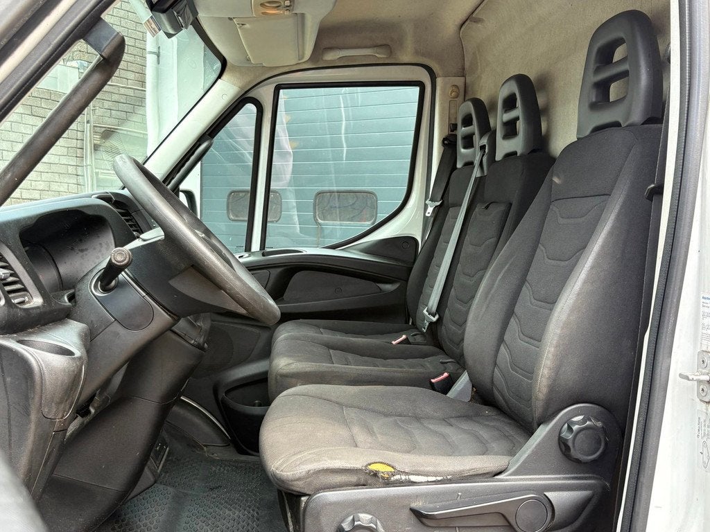 Iveco Daily 35S13V 2.3 127pk Autom. Kühlkasten L3H2 TREKHAA, Auto's, Euro 5, Gebruikt, Zwart, Iveco