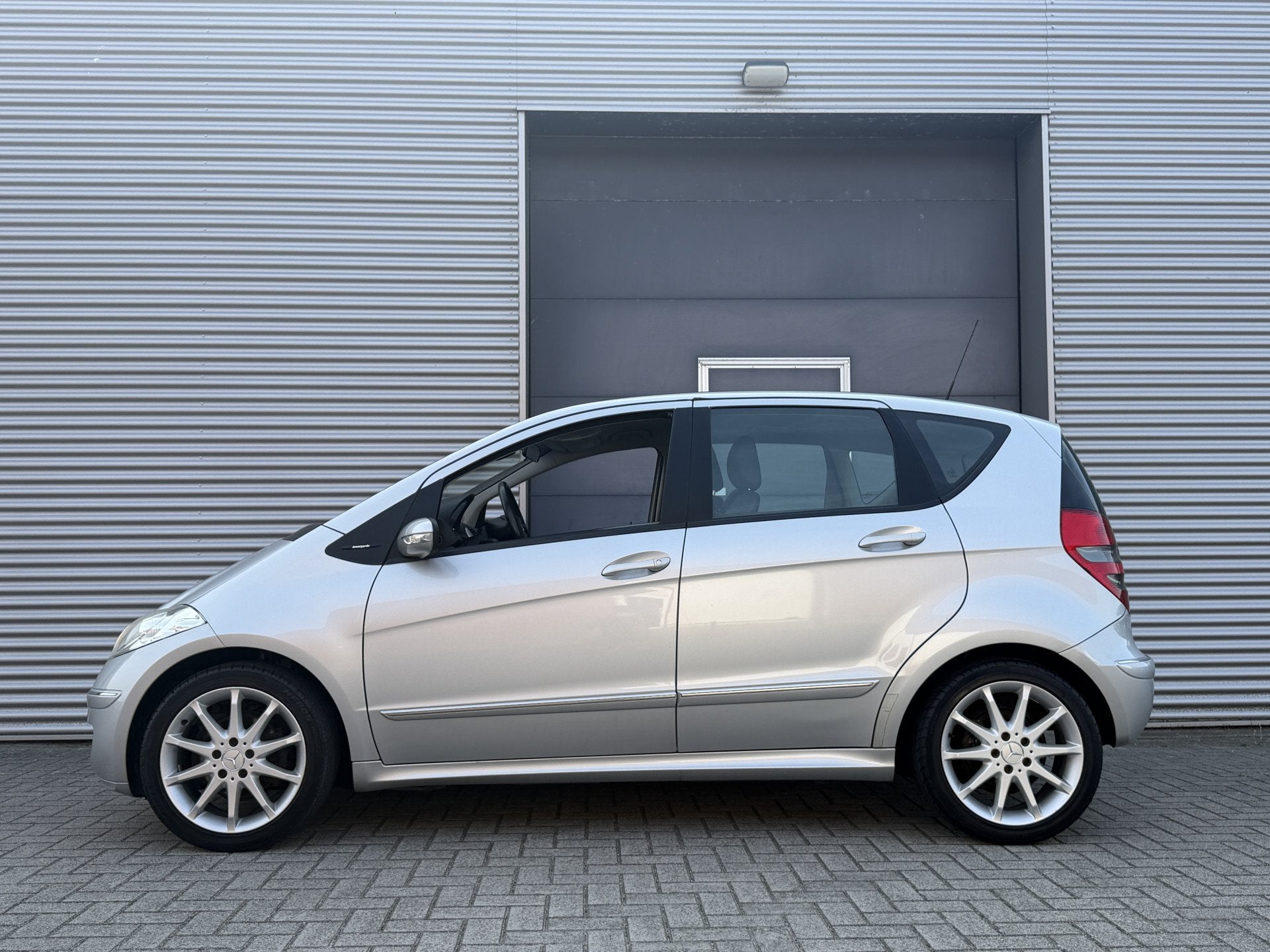 Mercedes-Benz A-Klasse 150 Avantgarde I 5 Deurs I Airco I Cr, Voorwielaandrijving, 15 km/l, Zwart, 4 cilinders