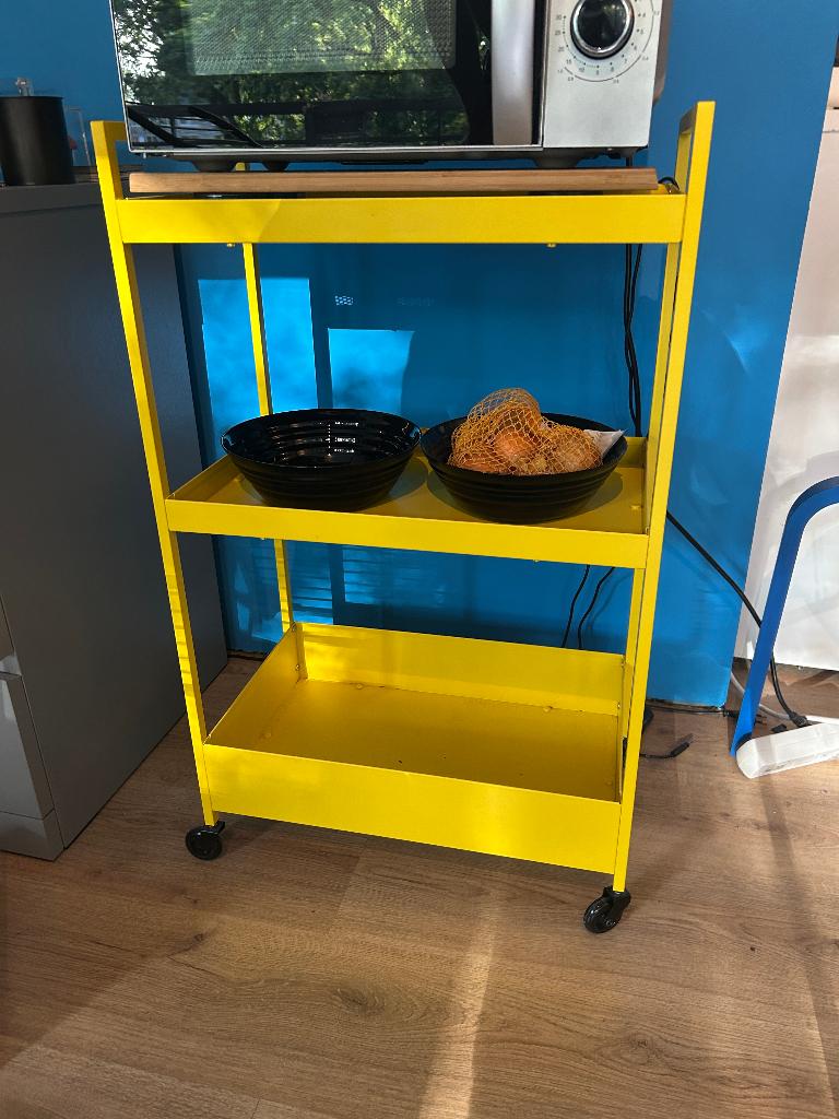 IKEA NISSAFORS roltafel geel, Ophalen, 50 tot 100 cm, Zo goed als nieuw, Metaal