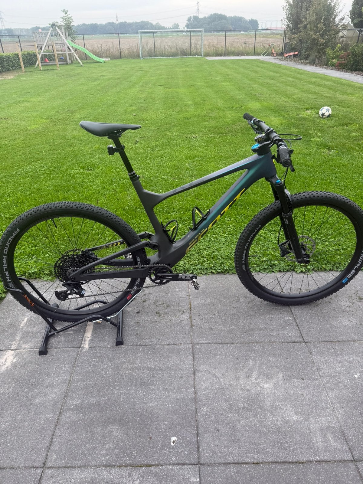 Scott spark rc comp xl 29 inch full suspension carbon