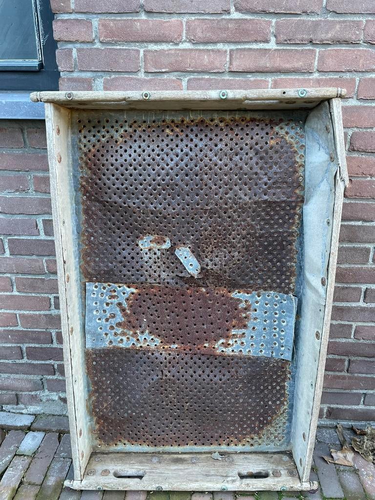 Oude brocante tuin decoratie, Ophalen
