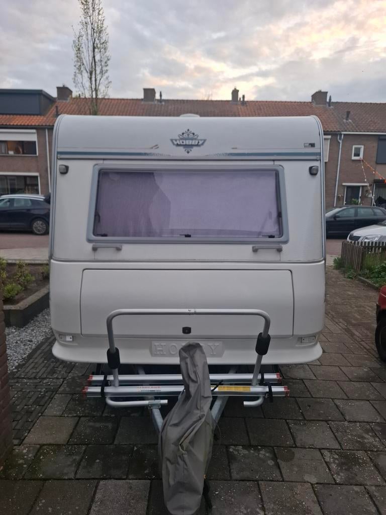 Hobby 490 Sunrise caravan uit 1996, Rondzit, Hobby, Particulier, Tot en met 4