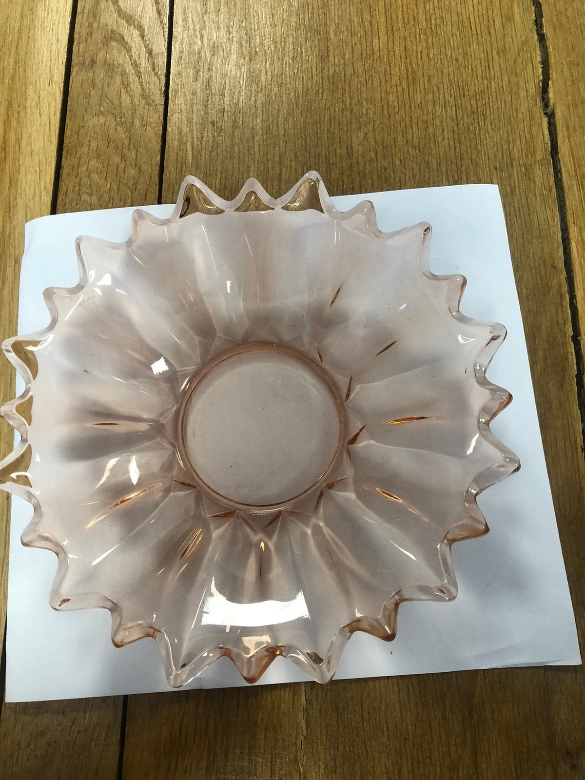 Roze geperst glazen schaaltje 11 ø cm hoog 4,5 cm, Antiek en Kunst, Ophalen of Verzenden