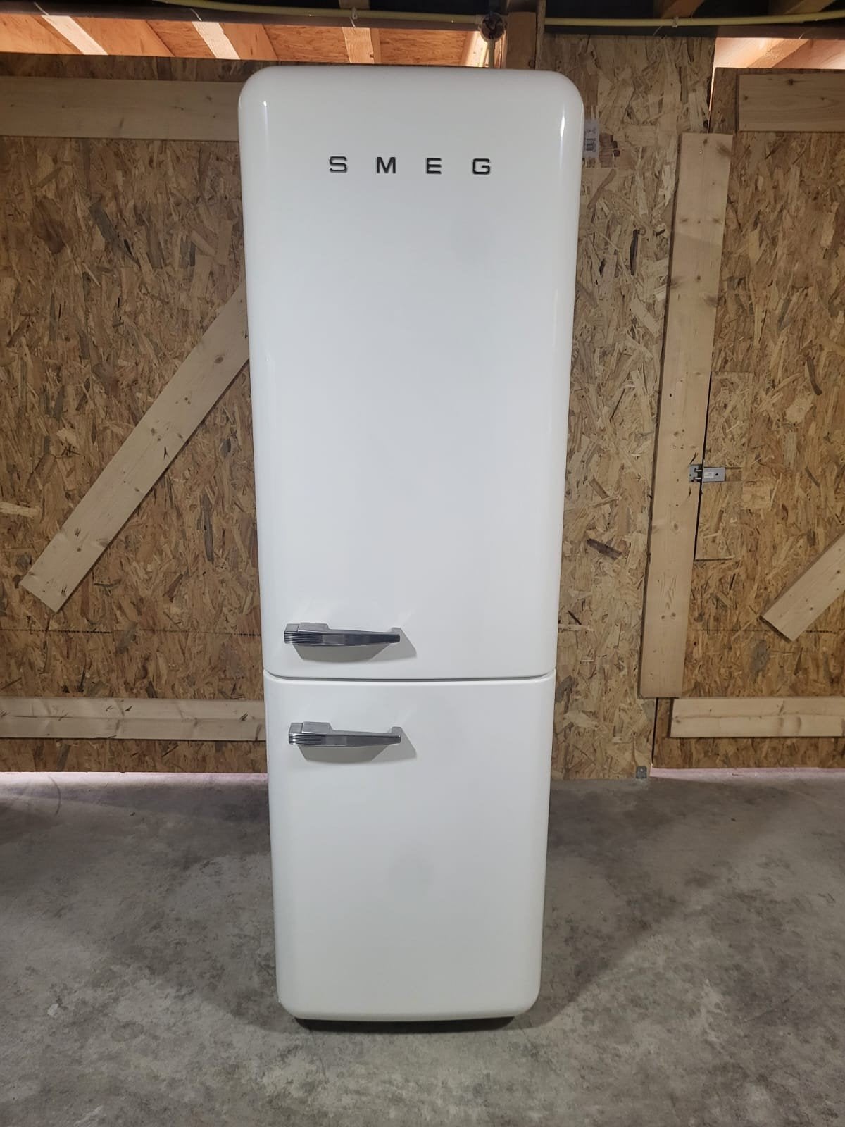 Smeg FAB32RWH5 Koel-vriescombinatie - Wit, Ophalen, 200 liter of meer, 60 cm of meer, Met aparte vriezer