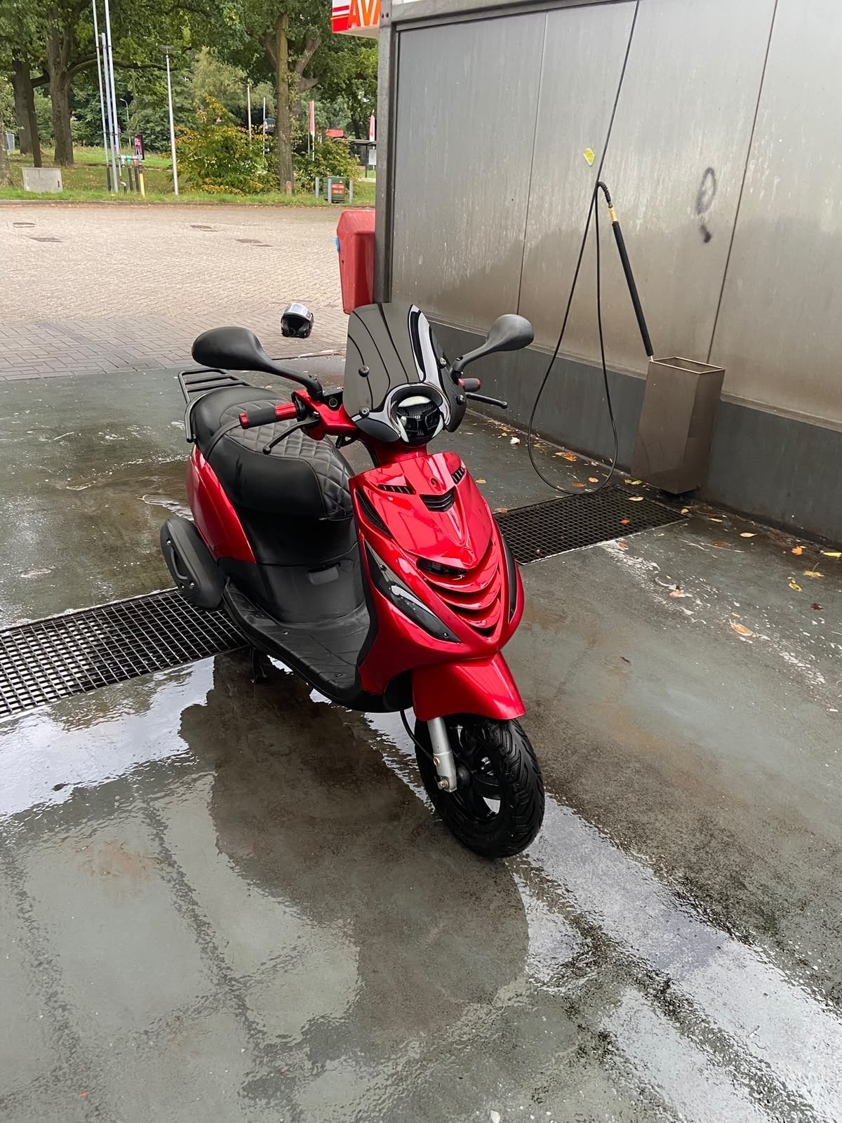 Piaggio Zip 2020 - Rood, Fietsen en Brommers, Ophalen of Verzenden, Zo goed als nieuw, Benzine
