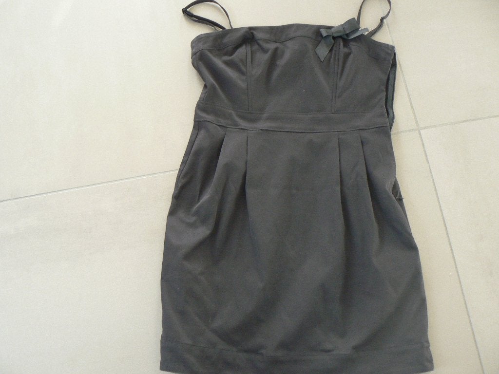 Zgan:2 mooie zwarte jurkjes met spagettibandjes in mt M en L, Kleding | Dames, Maat 38/40 (M), Zwart, Ophalen of Verzenden, Zo goed als nieuw