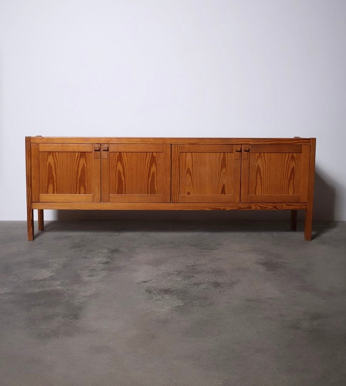 Retro grenen sideboard dressoir jaren 70 design, Huis en Inrichting, Kasten | Dressoirs, Ophalen, Gebruikt, Grenenhout, Retro design jaren 70