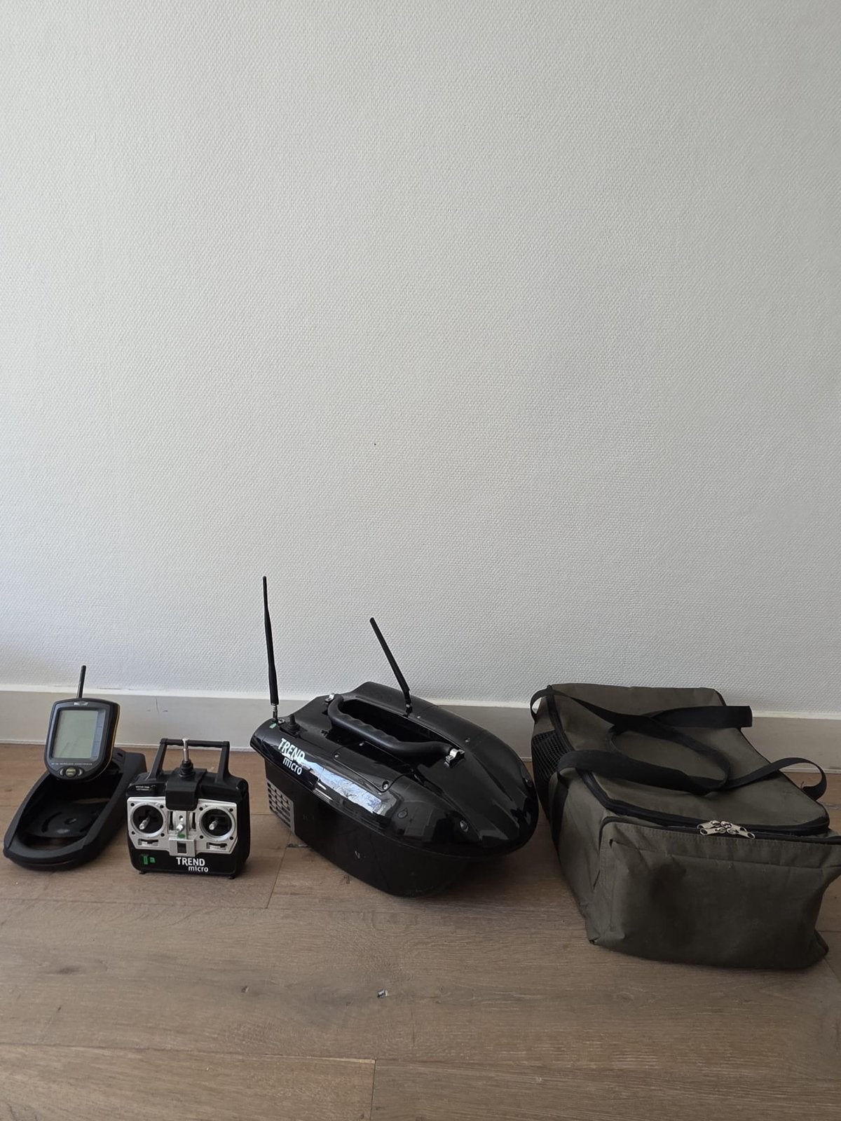 Trend Micro voerboot met afstandsbediening en fishfinder, Ophalen, Gebruikt, Overige typen