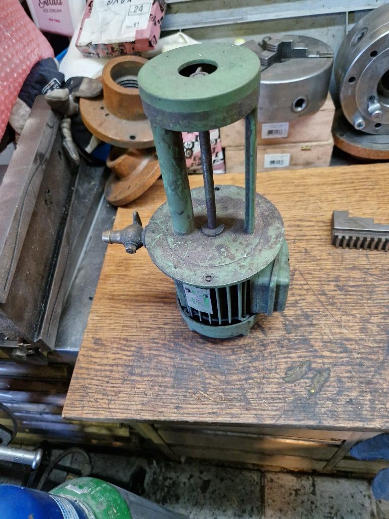 koelpomp freesbank/ zaagmachine, Doe-het-zelf en Verbouw, Ophalen of Verzenden, Gebruikt