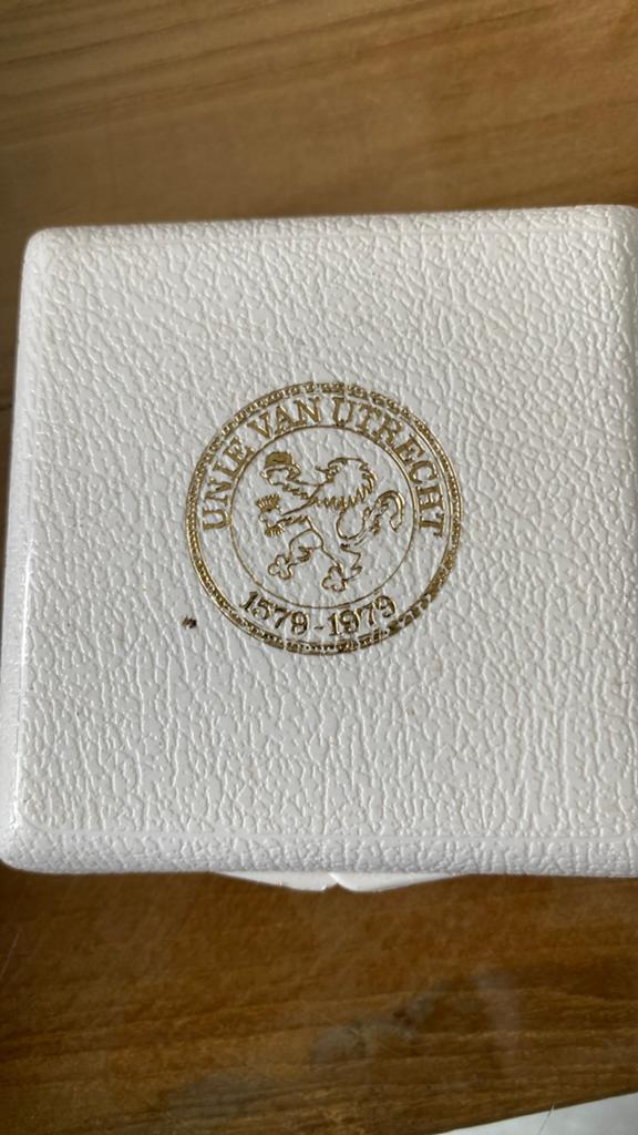 Zilveren munt Unie van Utrecht 1579-1979 in cassette, Sieraden, Tassen en Uiterlijk, Portemonnees, Ophalen of Verzenden, Zo goed als nieuw