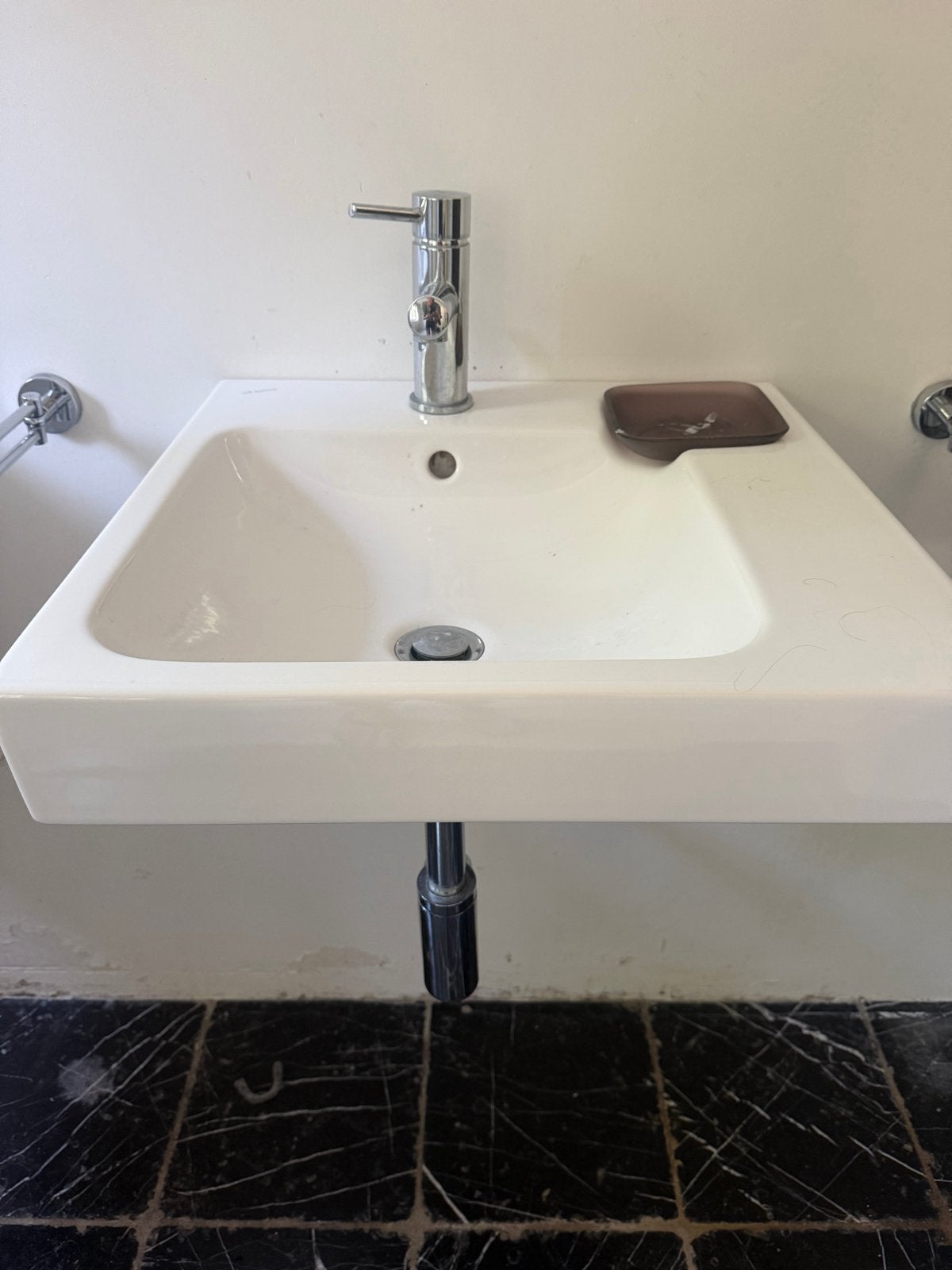 Wastafel met kraan en sifon (Sphinx), Doe-het-zelf en Verbouw, Sanitair, Ophalen, Gebruikt, Chroom, Wastafel