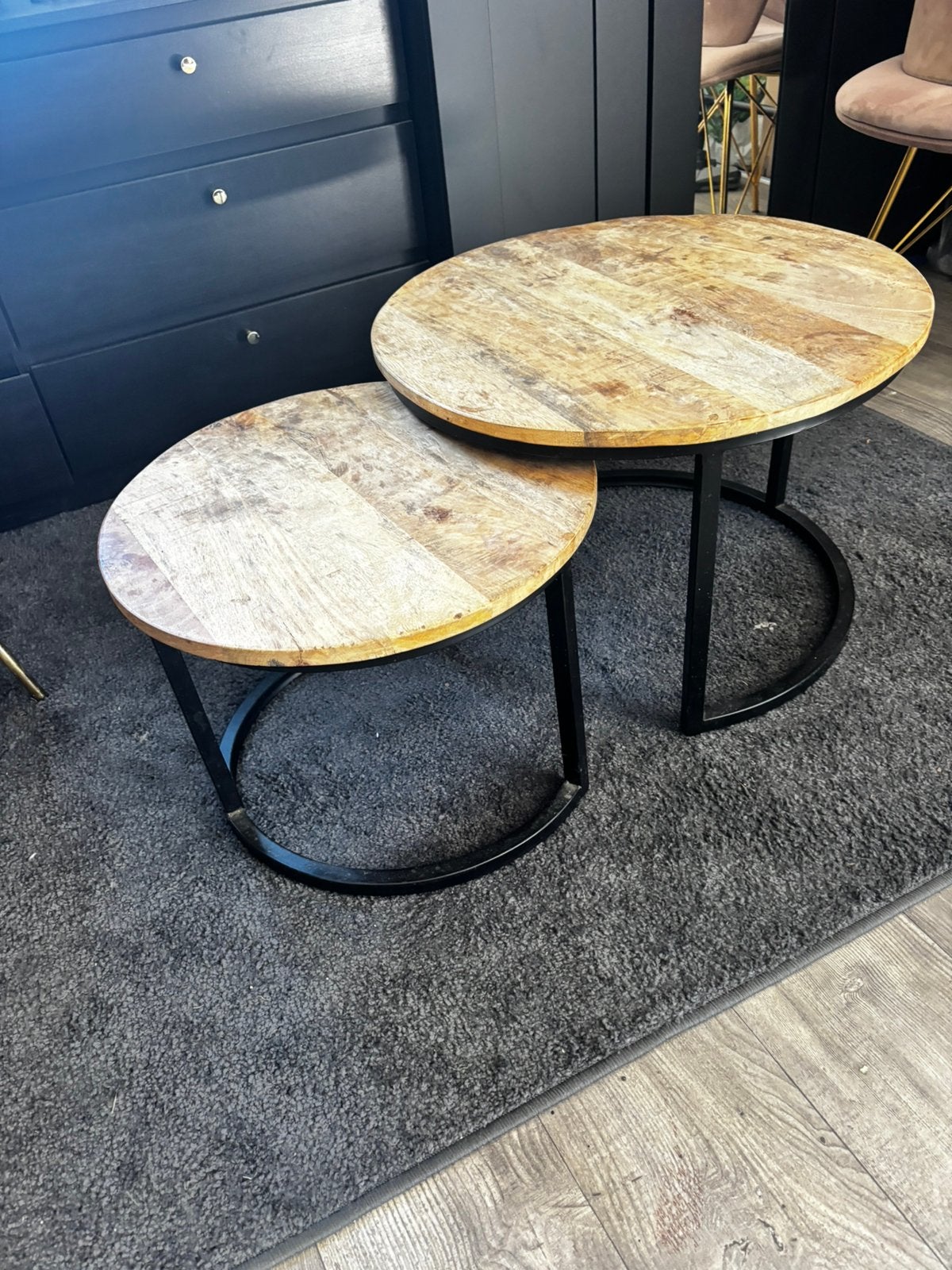 3 houten tafeltjes van de Leen Bakker, Huis en Inrichting, Tafels | Salontafels, Ophalen, Zo goed als nieuw, Rond, 50 tot 100 cm