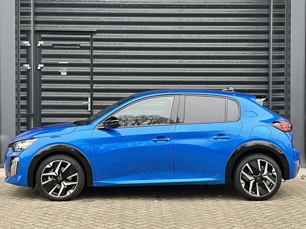 Peugeot 208 1.2 Hybrid 145 e-DCS6 GT / Voordeel / 2+6 Jaar g, 1203 kg, 1199 cc, Blauw, Leder en Stof