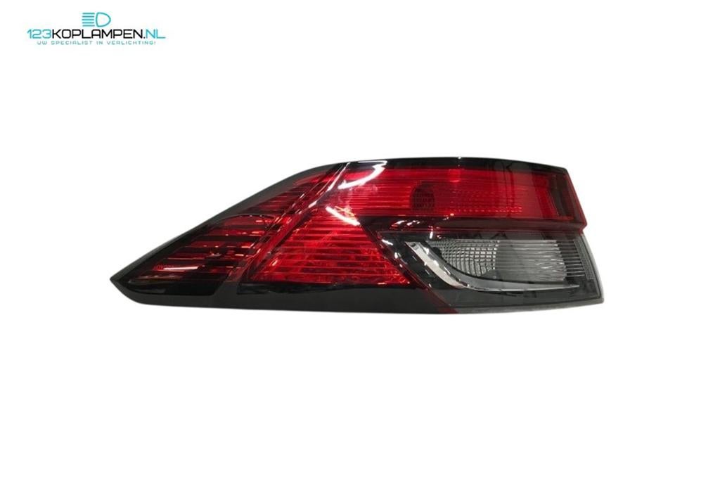 Toyota Corolla Cross achterlicht links LED