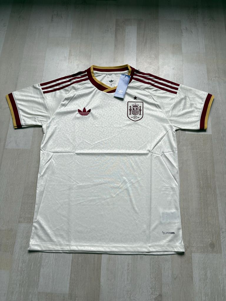 Spanje uitshirt 26/27 - Maat S - Nieuw met kaartjes, Maat S, Ophalen of Verzenden, Nieuw, Shirt