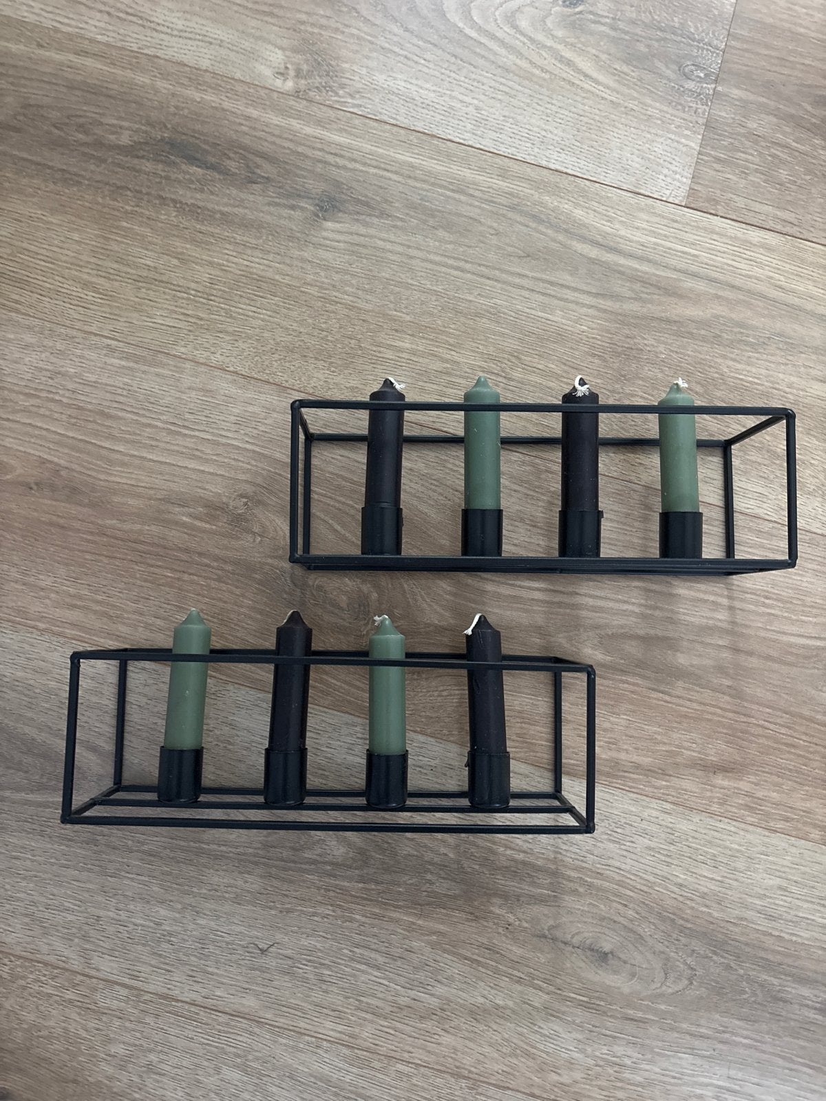 Set van 2 zwarte metalen kandelaars met kleine kaarsen, Zwart, Ophalen of Verzenden, Zo goed als nieuw, Metaal