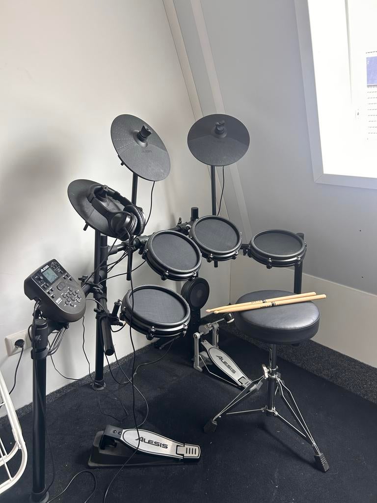 Alesis Nitro Mesh Kit - Elektronisch drumstel met accessoire, Ophalen, Zo goed als nieuw, Overige merken, Elektronisch