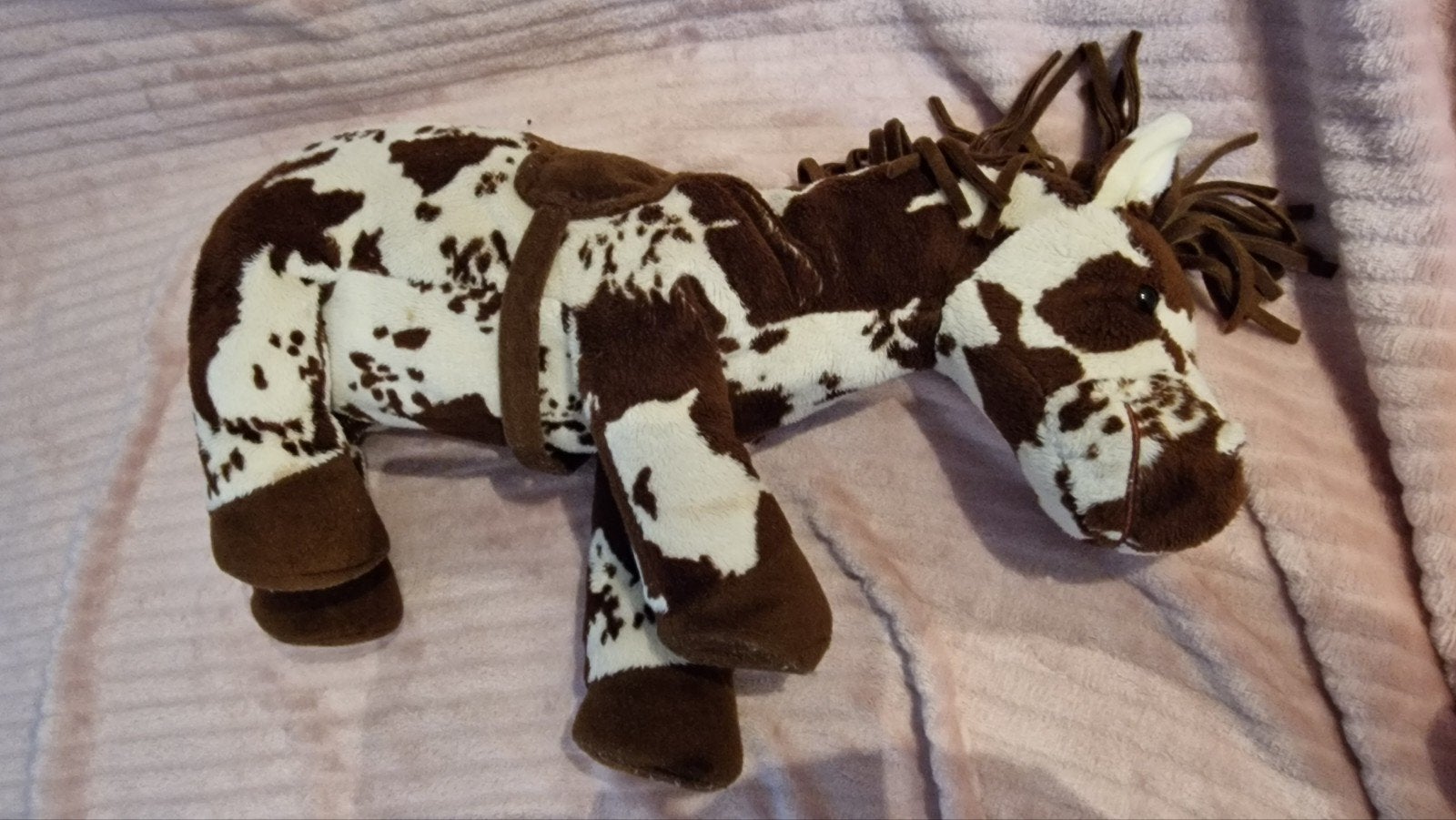 Grappig gevlekt paardje knuffel, Paard, Gebruikt, Ophalen of Verzenden, Middelgroot (20 tot 80 cm)