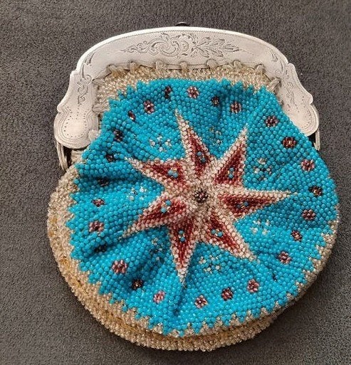 Antiek Kralen Beursje met Zilveren Montuur, Antiek en Kunst, Ophalen of Verzenden, Zilver